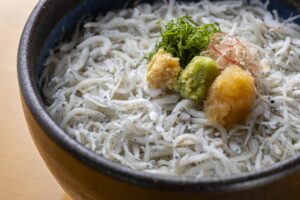 釜揚げしらすとちりめんの違いは・・・