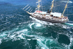 淡路島で見られる世界最大の大きさを誇るうずしお